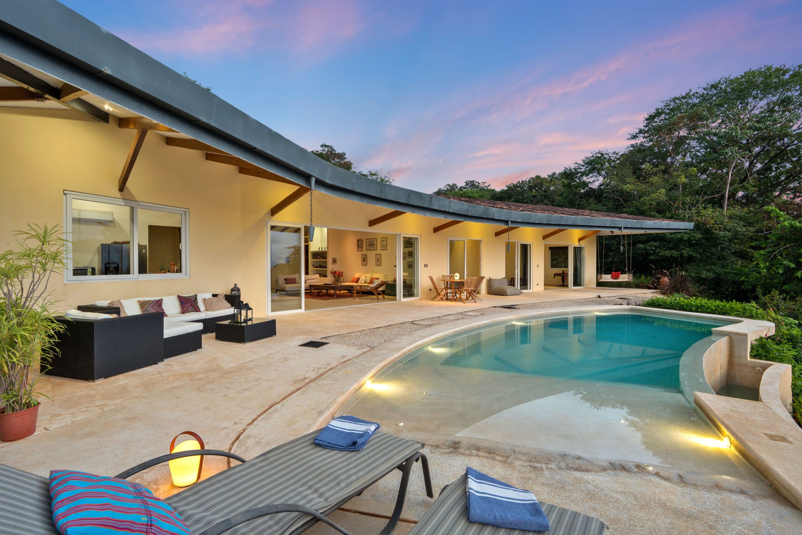 Luxury villa private pool Guanacaste Costa Rica real estate buyer's market 2026