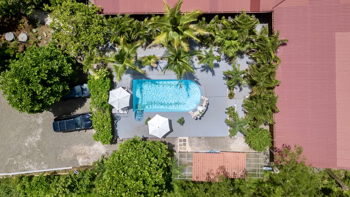 Income-Generating Tropical Oasis: 7-Unit Property on a Large Lot Minutes from Tamarindo