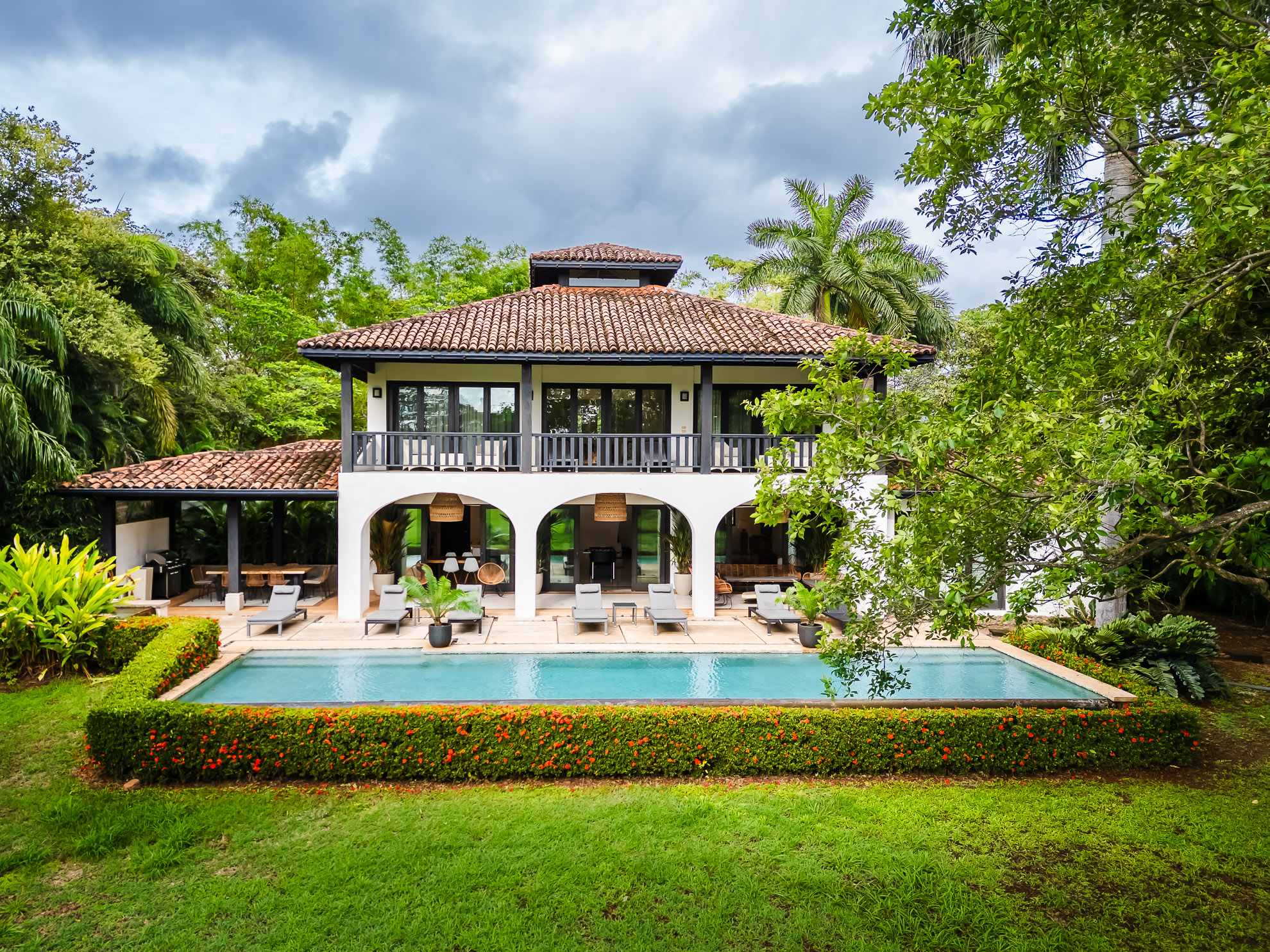 Sophisticated 4-Bedroom Luxury Villa in Hacienda Pinilla