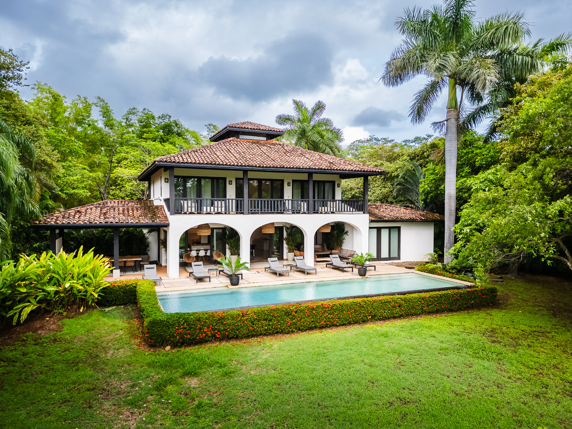 Sophisticated 4-Bedroom Luxury Villa in Hacienda Pinilla