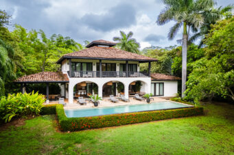 Sophisticated 4-Bedroom Luxury Villa in Hacienda Pinilla